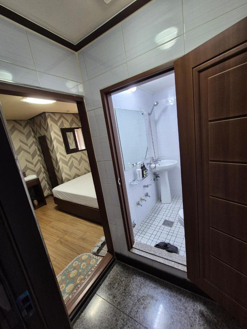 Joyful Stay Seoul Eksteriør billede